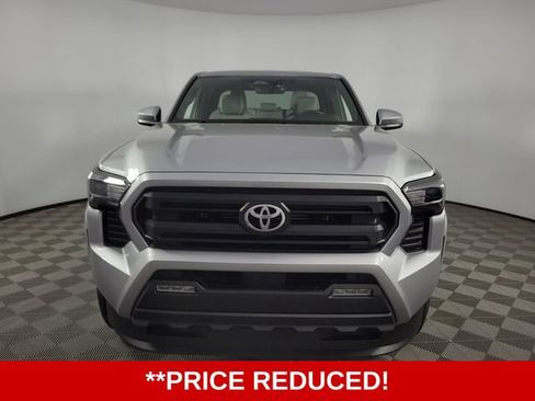 Used 2025 Toyota Tacoma SR5 AWD/4WD image 2