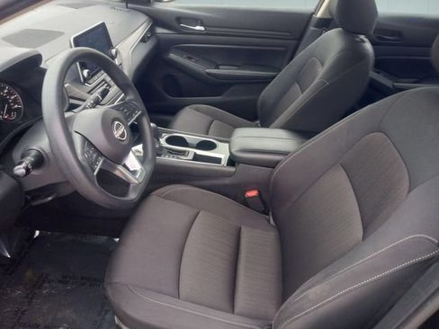 Used 2024 Nissan Altima 2.5 SV FWD image 12