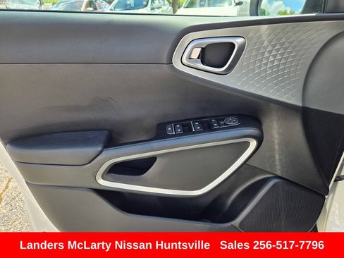 Used 2024 Kia Soul LX w/ Option Group 015 FWD image 20