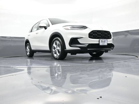 Certified 2025 Honda HR-V LX image 26