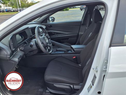 Used 2025 Hyundai Elantra Sport FWD image 10