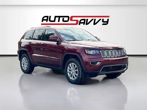 Used 2021 Jeep Grand Cherokee Laredo image 1
