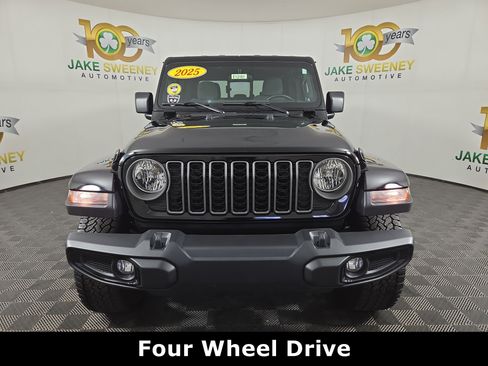 Certified 2025 Jeep Gladiator Sport image 3