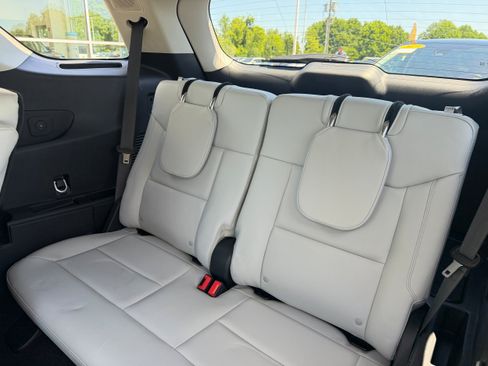 Certified 2025 Ford Explorer Platinum w/ LUX Leather Package AWD/4WD image 22