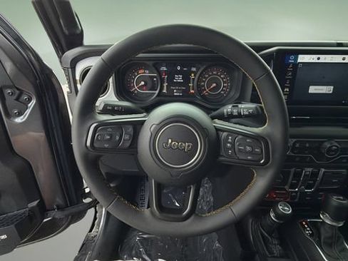 Used 2024 Jeep Wrangler Unlimited Sport AWD/4WD image 12
