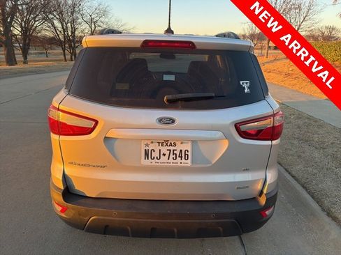 Used 2019 Ford EcoSport SE w/ SE Convenience Package image 4