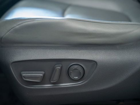 Used 2021 Toyota Sienna XLE w/ XLE Plus Package FWD image 38
