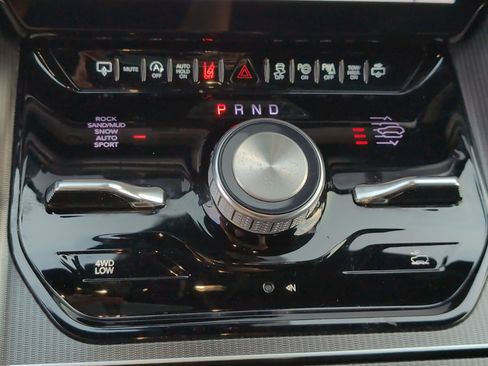 Used 2024 Jeep Grand Wagoneer L Series II w/ Quick Order Packagew 28T image 18