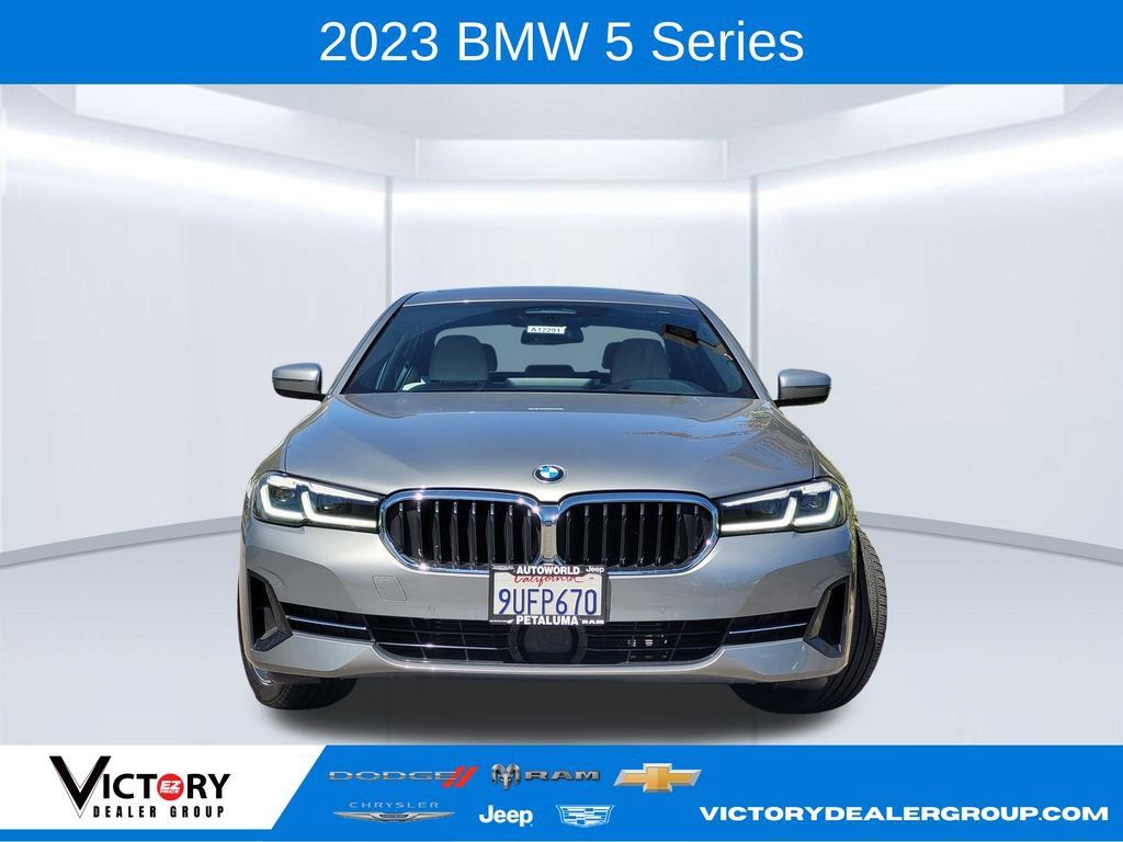 Used 2023 BMW 530i xDrive w/ Premium Package AWD/4WD image 3