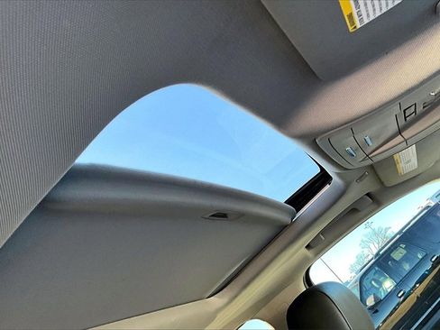 Used 2019 GMC Yukon XL SLT image 22