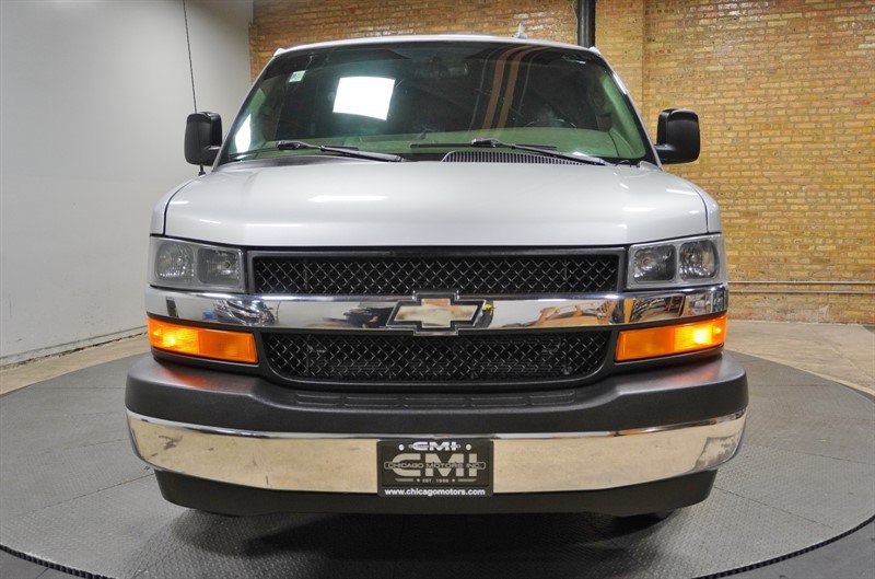 Used 2018 Chevrolet Express 3500 LT w/ LT Preferred Equipment Group RWD image 4