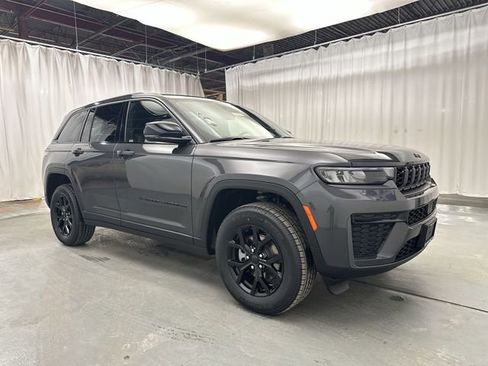 New 2026 Jeep Grand Cherokee Altitude image 11
