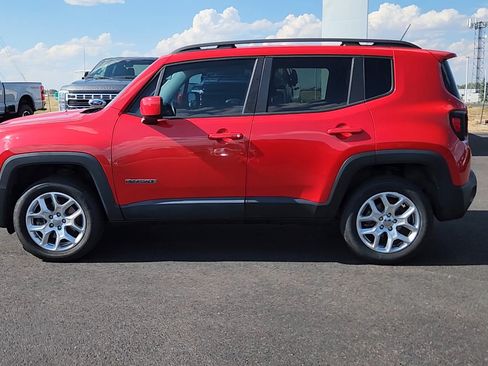 Used 2016 Jeep Renegade Latitude AWD/4WD image 2