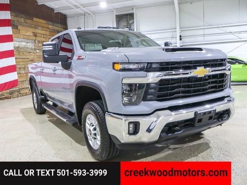 Used 2024 Chevrolet Silverado 2500 LT w/ Convenience Package image 58