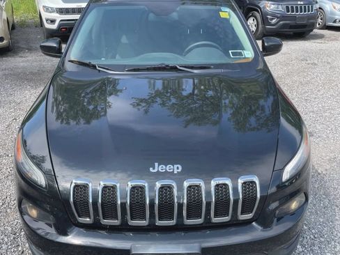 Used 2014 Jeep Cherokee Latitude w/ Cold Weather Group AWD/4WD image 6