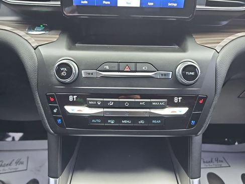 Used 2020 Ford Explorer Limited image 27