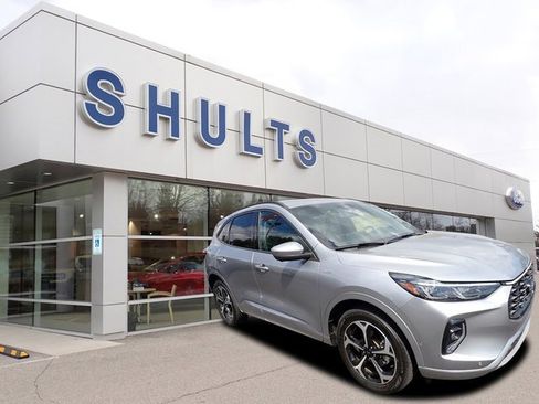 Certified 2023 Ford Escape ST-Line Elite w/ Premium Technology Package image 3