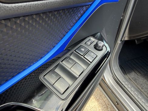 Used 2021 Toyota C-HR XLE FWD image 19