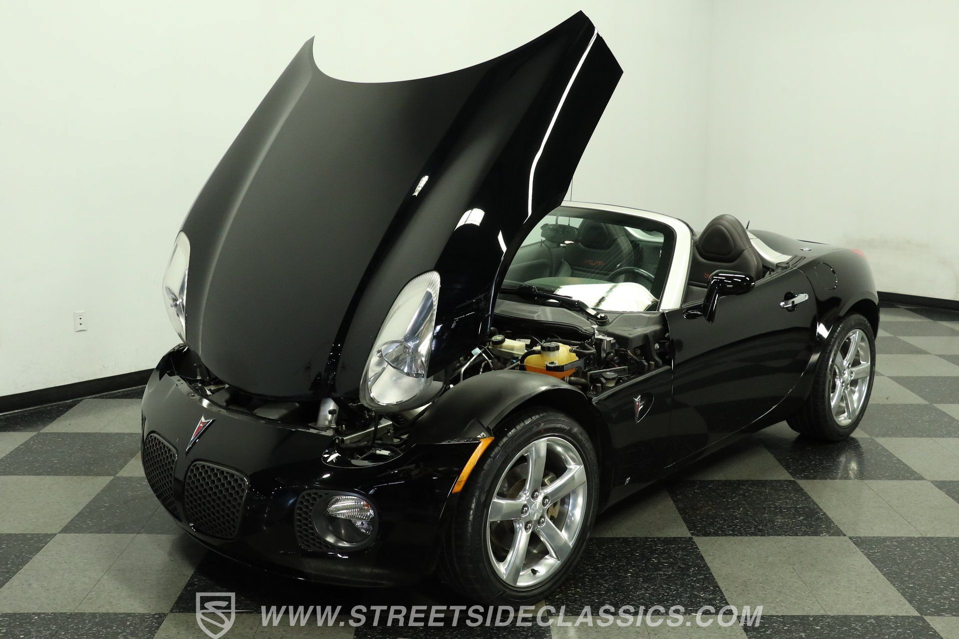 Used 2007 Pontiac Solstice GXP w/ Premium Package RWD image 30