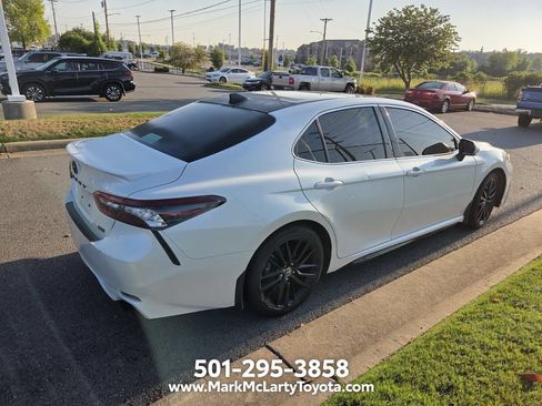 Used 2022 Toyota Camry XSE FWD image 4