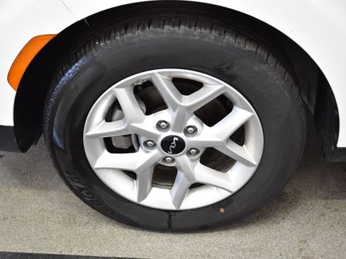 Used 2025 Kia Soul LX w/ LX Technology Package FWD image 35