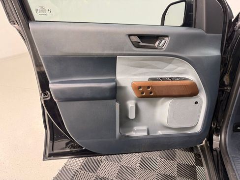 Used 2023 Ford Maverick Lariat w/ Lariat Luxury Package image 12