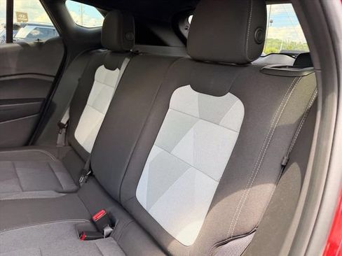 Used 2025 Chevrolet Trax RS FWD image 10