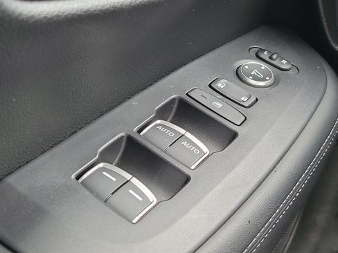 Certified 2024 Honda HR-V EX-L image 18