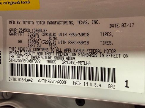 Used 2017 Toyota Tacoma Limited image 23