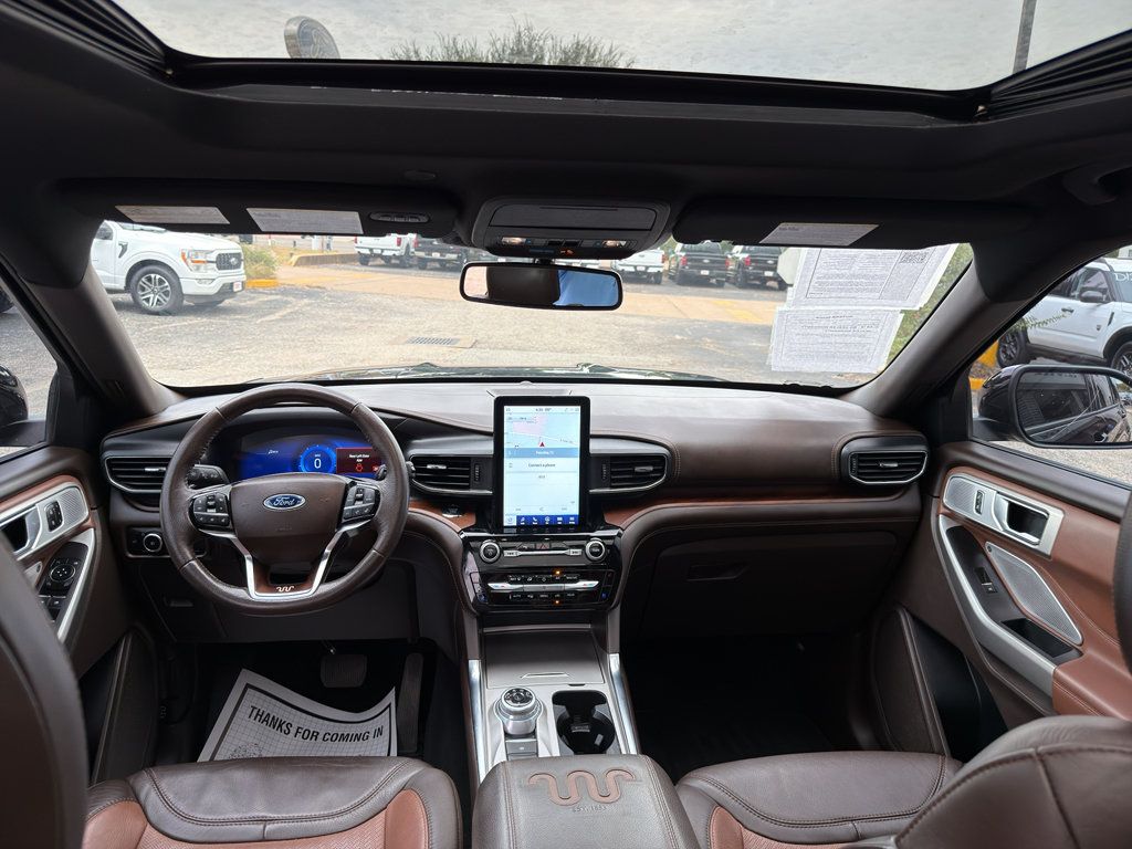 Used 2023 Ford Explorer King Ranch w/ Technology Package RWD image 32