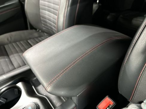 Used 2025 Ford Explorer ST-Line w/ ST-Line Street Pack AWD/4WD image 26