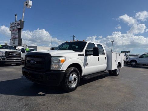Used 2015 Ford F350 XL image 2