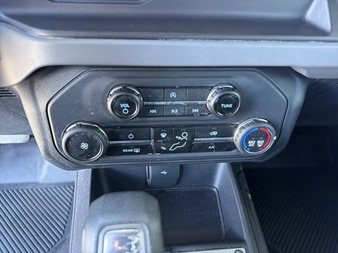 Used 2023 Ford Bronco 4-Door AWD/4WD image 39