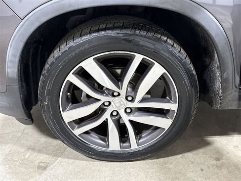 Used 2017 Honda Pilot Touring image 27