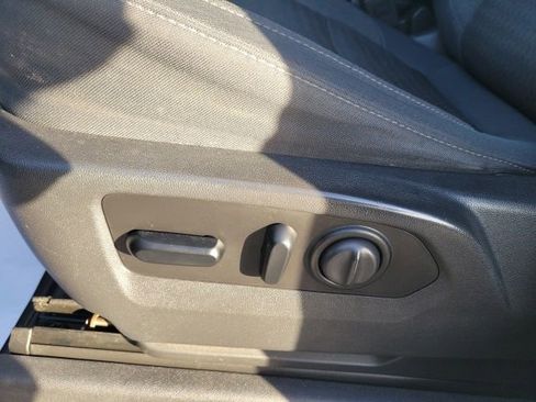 Used 2019 Chevrolet Silverado 1500 LT image 35