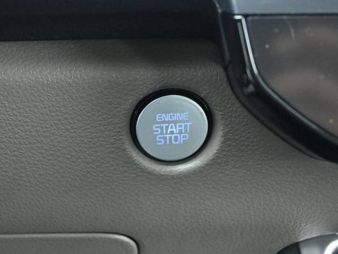 Used 2026 Kia Carnival FWD image 14