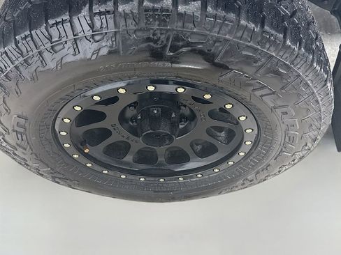 Used 2023 Toyota Tacoma TRD Off-Road image 29