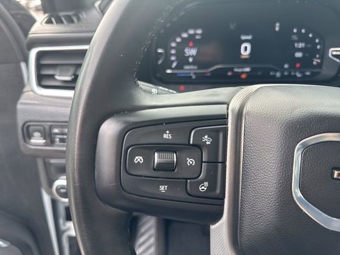 Used 2024 GMC Yukon XL Denali image 15