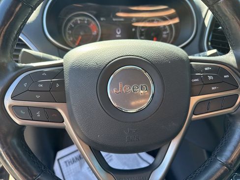 Used 2020 Jeep Cherokee Limited AWD/4WD image 26