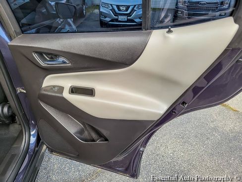 Used 2018 Chevrolet Equinox LS FWD image 28
