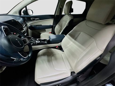 Used 2023 Kia Sportage EX image 16
