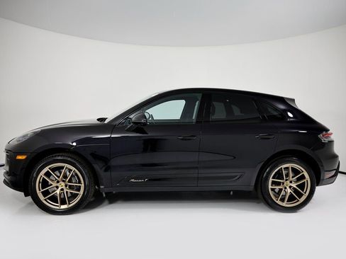 Used 2023 Porsche Macan Turbo image 2