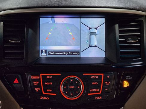 Used 2016 Nissan Pathfinder Platinum image 39