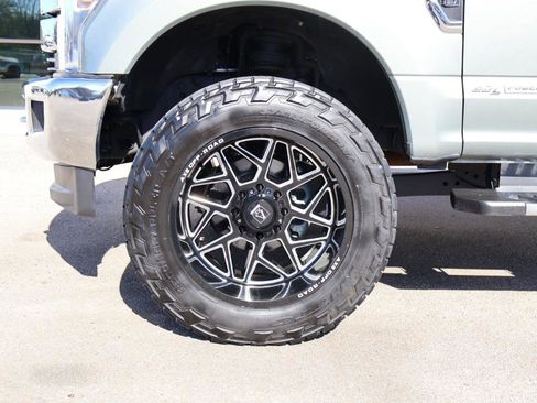 Used 2019 Ford F250 Lariat w/ Lariat Ultimate Package image 14