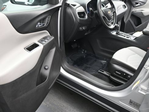 Used 2019 Chevrolet Equinox LT w/ Sun & Navigation Package FWD image 16