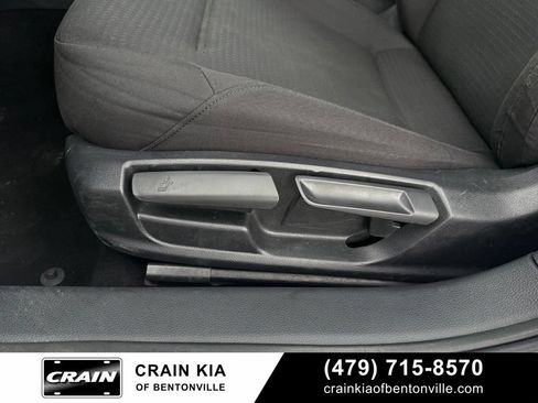 Used 2015 Volkswagen Jetta SE FWD image 11