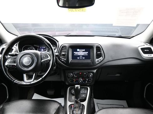 Used 2019 Jeep Compass Latitude w/ Cold Weather Group AWD/4WD image 12