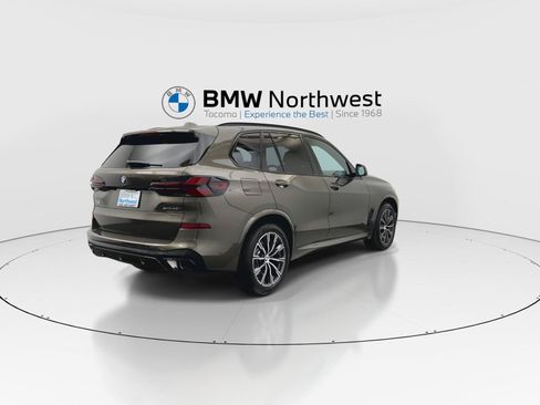 New 2026 BMW X5 xDrive40i w/ M Sport Package AWD/4WD image 3