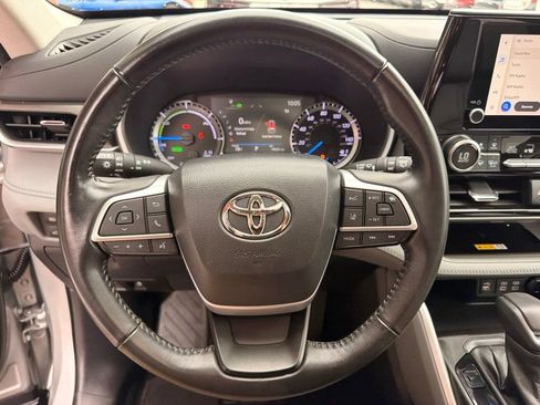 Used 2023 Toyota Highlander XLE AWD/4WD image 21