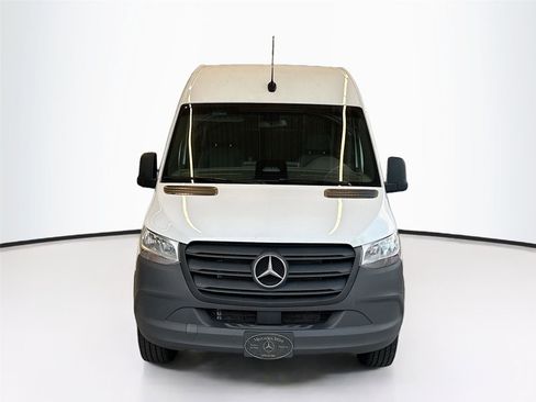 Used 2025 Mercedes-Benz Sprinter 2500 image 16
